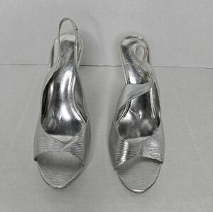 Jessica Simpson Silver Peep-Toe Heels